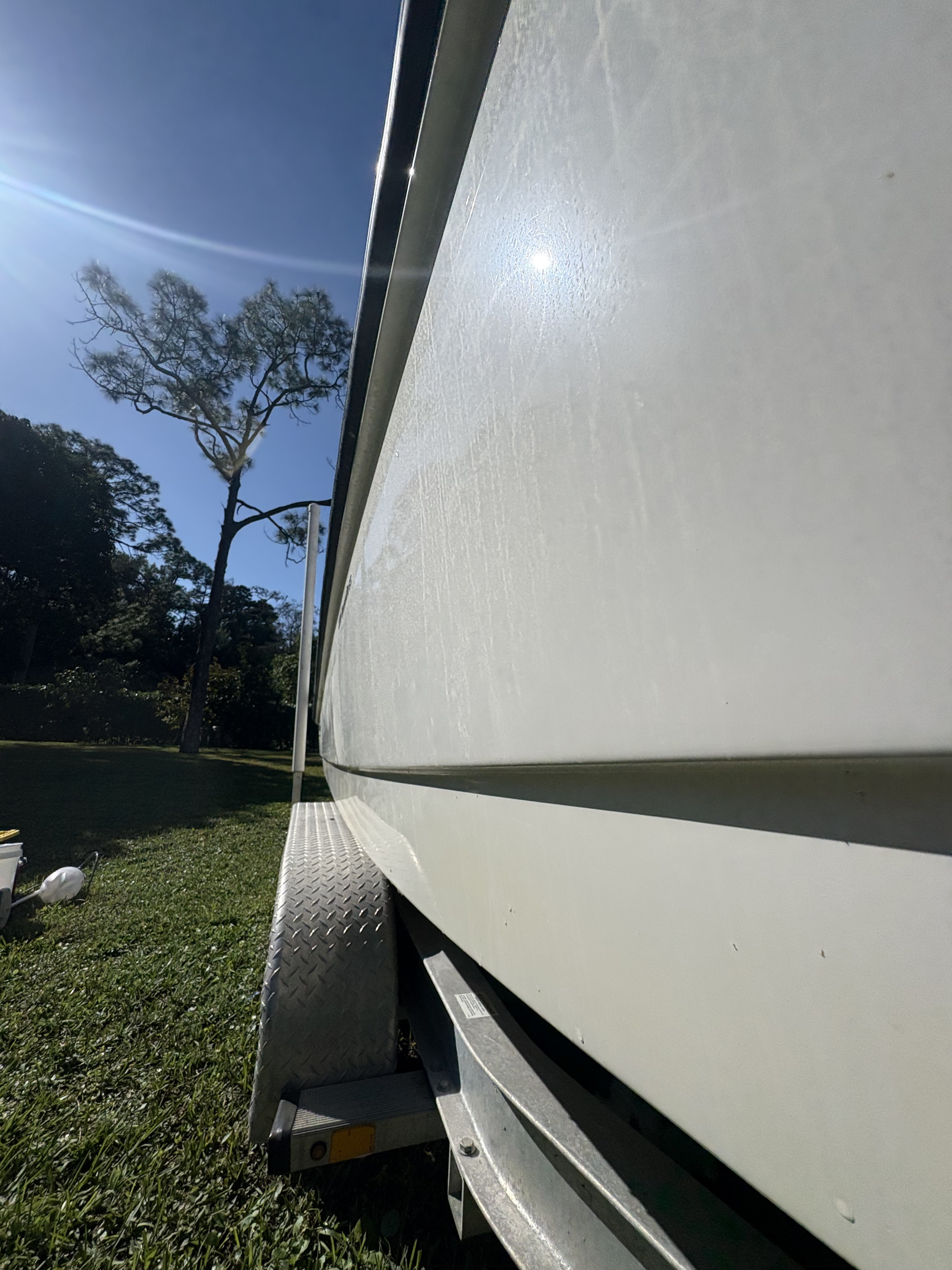 Hull oxidation removal & gloss before detailing