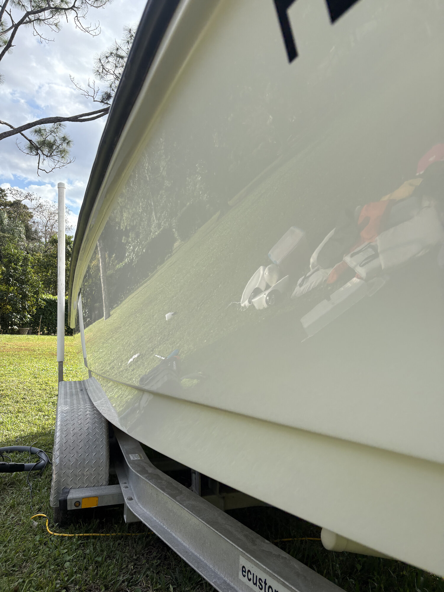 Hull oxidation removal & gloss after detailing